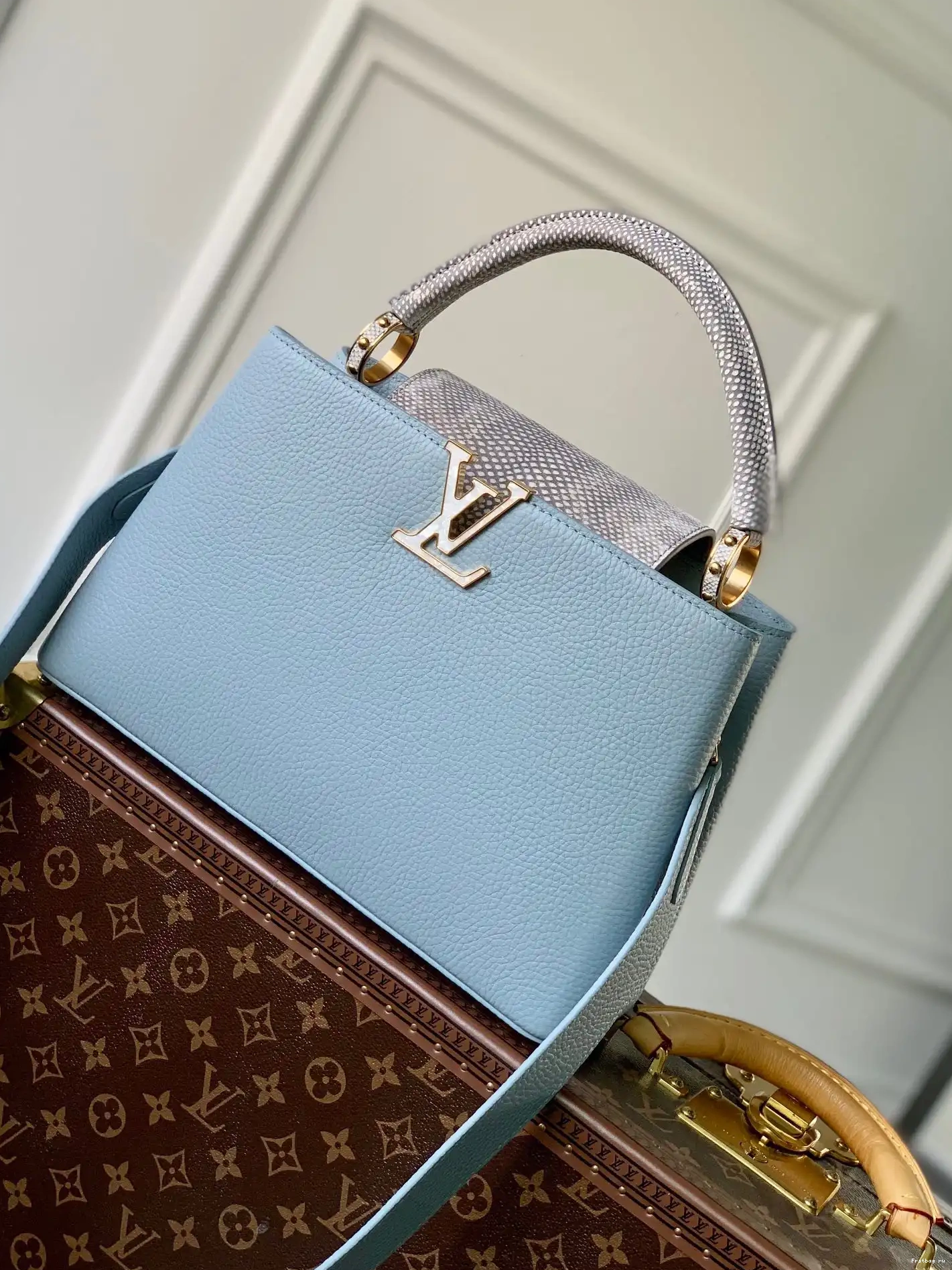 VUITTON MM LOUIS CAPUCINES 0608